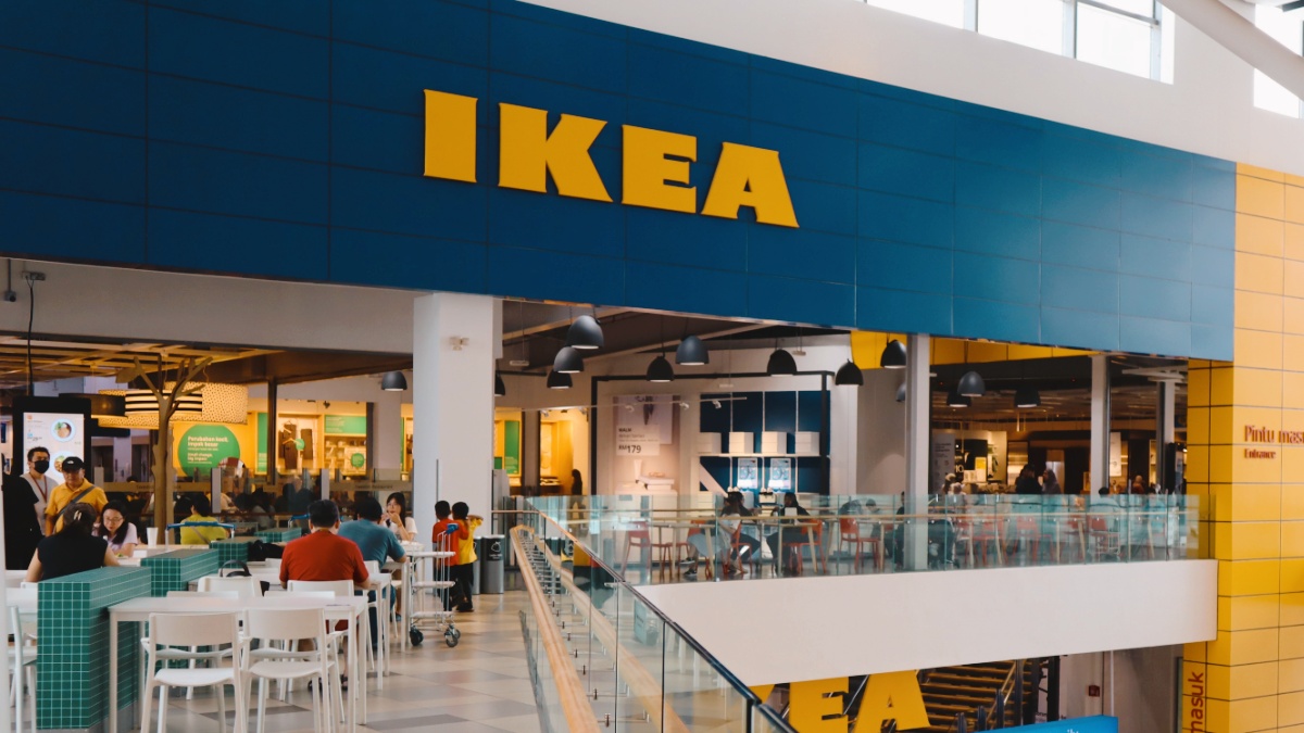 Deze IKEA-vaas uit de jaren 80, die waarschijnlijk nog bij je ouders staat, wordt 10 keer zijn prijs verkocht op Vinted